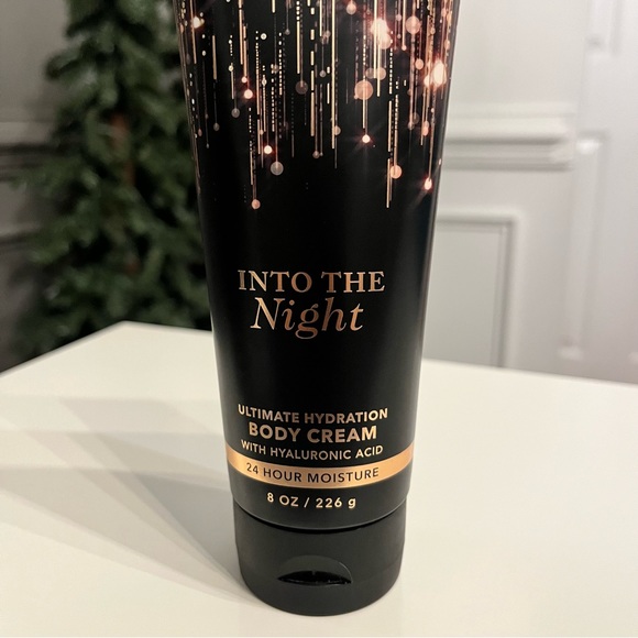 Into The Night Body Cream (Bath& Body Works) - Picture 2 of 4